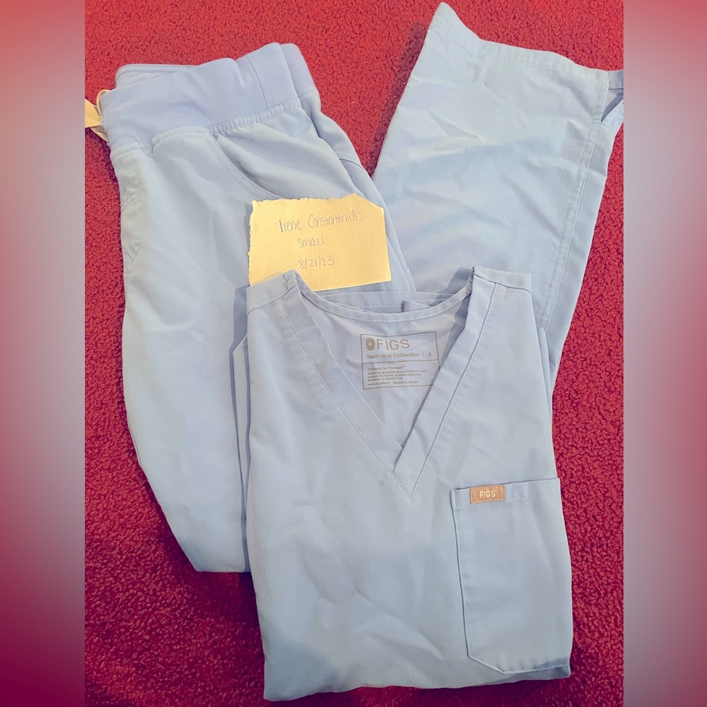 Ceil Blue FIGS scrubs set!